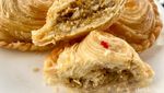 Endul Banget! Pastel Pastry Isi Ragout hingga Lotus Biscoff yang Renyah