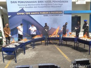 11 Juta Rokok Ilegal Senilai Rp 15 Miliar di Pasuruan Dibakar