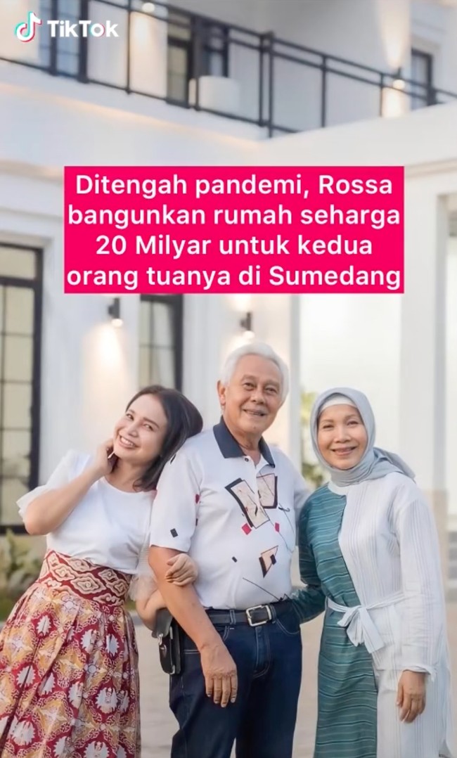 Rossa baru saja menghadiahkan sebuah rumah mewah bagi kedua orangtuanya. Tak tanggung-tanggung, rumah yang berlokasi di Sumedang, Jawa Barat itu dibanderol dengan harga sekitar Rp 20 juta. Foto: TikTok/@pecintarossa96