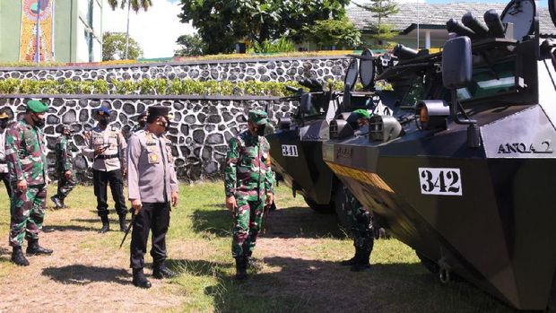 Wapres KH Ma'ruf Amin akan mengunjungi Papua Barat, besok. Jajaran Kodam Kasuari dan Polda Papua Barat menggelar apel pasukan jelang kunker Wapres Ma'ruf. (dok Pendam Kasuari)