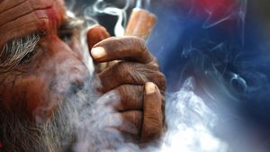 Warga Nepal Menanti Dilegalkannya Kembali Ganja