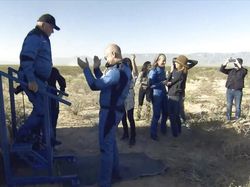 Aktor 90 Tahun Ini Jadi Orang Tertua di Dunia yang Pergi ke Antariksa