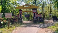 Lokasi wisata spiritual di alas Ketonggo, diberi nama Palereman Alas Ketonggo Srigati. Yakni sebuah area hutan yang memiliki luas sekitar 5 ribu meter persegi, terletak 12 kilometer arah selatan pusat Kota Ngawi.