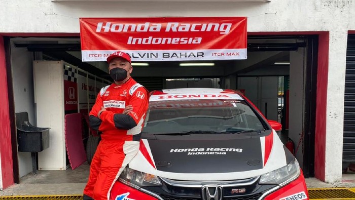 Pebalap Honda Racing Indonesia Alvin Bahar