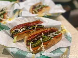 Hari Ini Subway di Indonesia Resmi Buka hingga Bule Pertama Kali Makan Roti Bakar Bandung