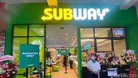 Subway di Indonesia resmi dibuka pada Jumat (15/10). Gerai pertamanya berlokasi di lantai 1 Cilandak Town Square (Citos).