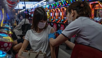 Kala Tempat Main Game di Jepang Disulap Jadi Lokasi Vaksinasi
