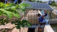 Dengan luasan urban farming yang ada di lokasi masjid ini, menurutnya harus ada 5 solar cell yang terpasang agar bisa memenuhi kebutuhan listriknya.