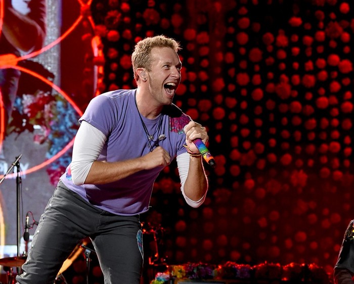 NEW YORK, NEW YORK - SEPTEMBER 23: Chris Martin of Coldplay performs live at The Apollo Theater for SiriusXM and Pandoras Small Stage Series in Harlem, NY on September 23, 2021 in New York City.   Theo Wargo/Getty Images for SiriusXM/AFP (Photo by Theo Wargo / GETTY IMAGES NORTH AMERICA / Getty Images via AFP)