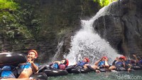Di desa Selasari sendiri mengalir sungai Santirah. Sungai ini jadi daya tarik utama pariwisata karena bisa dipakai untuk aktivitas wisata ekstrem seperti river tubing atau body rafting. Sensasinya asyik banget! (Faizal Amiruddin/detikTravel)