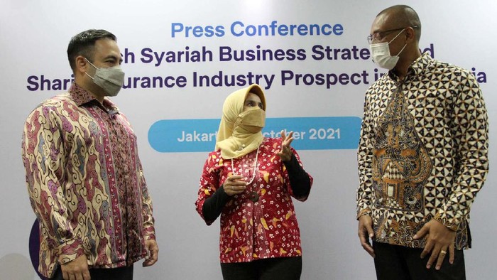 Diskusi Membahas Prospek Asuransi Syariah di Indonesia Diskusi bertema strategi bisnis & prospek asuransi syariah di Indonesia digelar secara virtual. Asuransi syariah sendiri kini makin diminati di Indonesia.