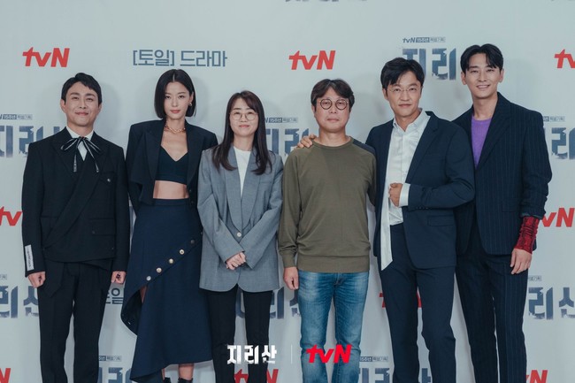 Drama Korea Jirisan akan menggantikan Hometown Cha Cha Cha dan tayang mulai 23 Oktober 2021. Dengan jumlah 16 episode, Jirisan dijadwal setiap Sabtu dan Minggu pukul 21.00 di tvN. Penonton juga dapat menonton drakor Jun Ji Hyun di iQiyi. Foto: dok. tvN