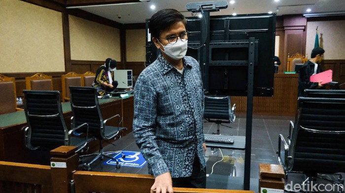 Eks Dirut Sarana Jaya, Yoory Corneles Pinontoan jalani sidang dakwaan kasus pengadaan lahan di Munjul, Jaktim. Ia didakwa merugikan negara Rp 152,5 miliar.