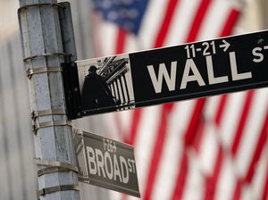 Ekonomi AS Menguat, Wall Street Full Senyum