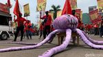 Geruduk Pemkab Karawang, Buruh Minta Omnibus Law Dicabut