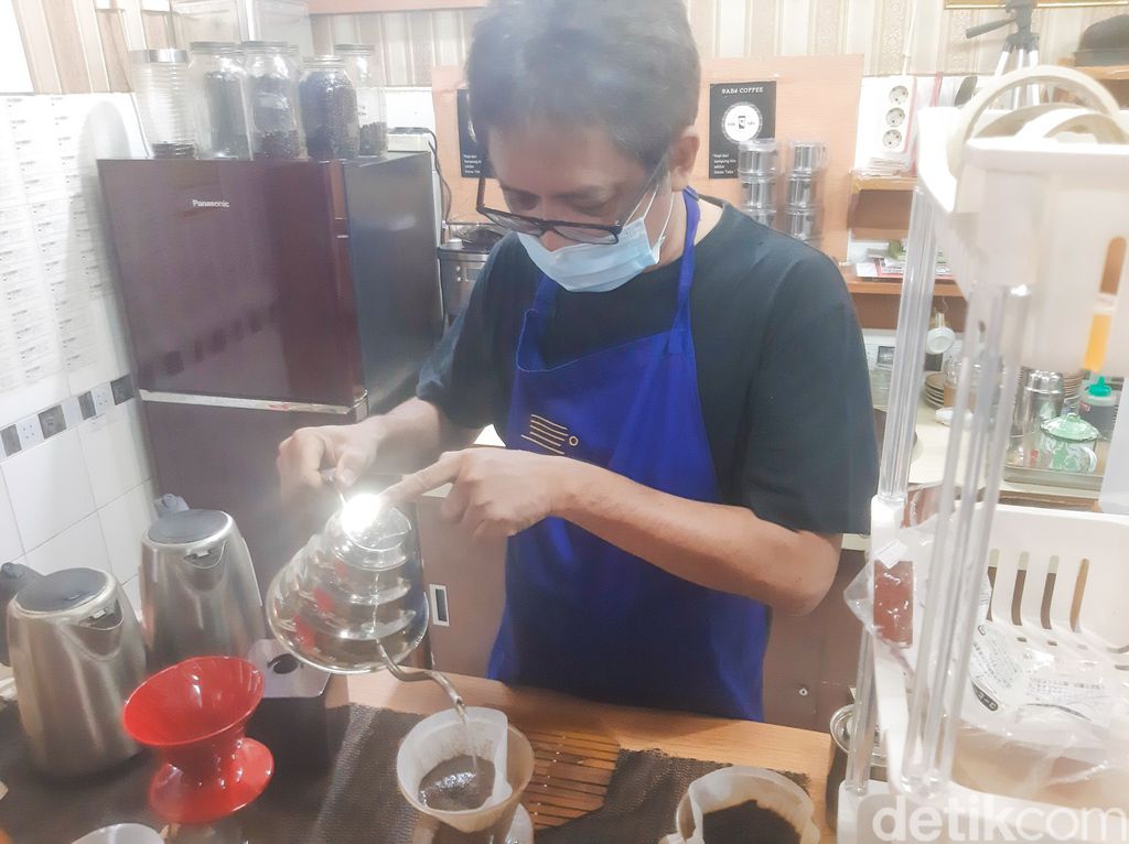 Hotman Tambunan, Eks Pegawai KPK Kini Jual Kopi Lintong khas Toba, Sumatera Utara
