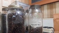 Kopi yang ditawarkan oleh Hotman di kedainya ini merupakan single origin dari kampung halamannya di Toba, Sumatera Utara. Foto: detikFood / Yenny Mustika Sari