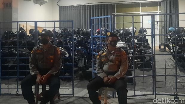 Kantor pinjol ilegal di Sleman digerebek polisi, Kamis (14/10/2021).