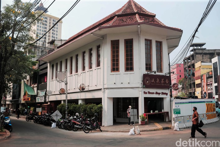 Pemkot Jakarta Barat berencana akan menata kawasan Glodok. Glodok akan menjadi lokasi wisata sejarah Pecinan untuk manarik wisatawan.