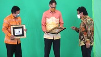 Workshop yang digelar Bank Mandiri, Yokke dan Asosiasi E-Commerce Indonesia (idEA) itu dimaksudkan untuk mendorong lebih banyak pelaku UMKM untuk bertransformasi ke platform digital. 