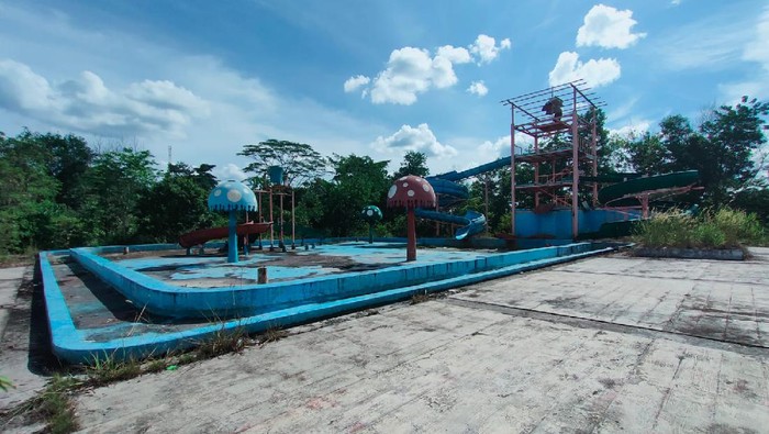 Kondisi Waterboom di Batanghari, Jambi yang terbengkalai