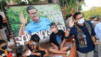 Mural yang berisi ikon 50 desa wisata terbaik ADWI 2021 yang nantinya akan menjadi latar belakang penerimaan tamu untuk swafoto ataupun latar belakang konferensi pers pengumuman pemenang ADWI 2021 pada tanggal 7 Desember 2021.