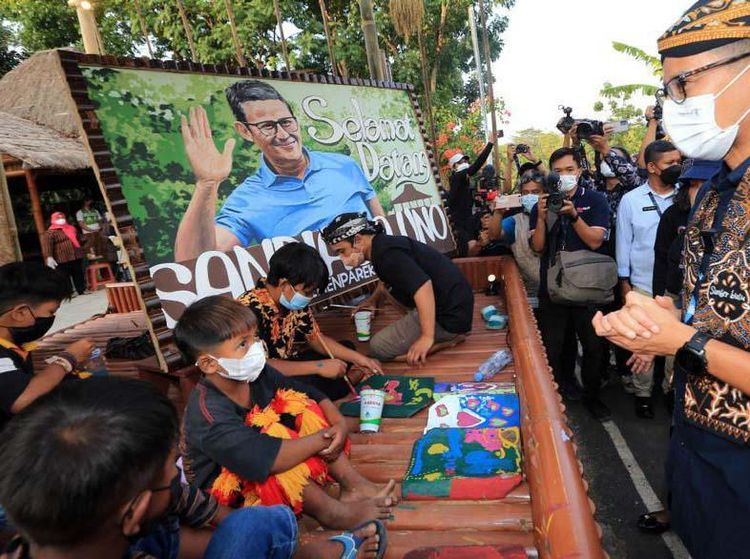 Kunjungi Desa Wisata Sumberbulu, Sandi Pesan Lukisan Mural