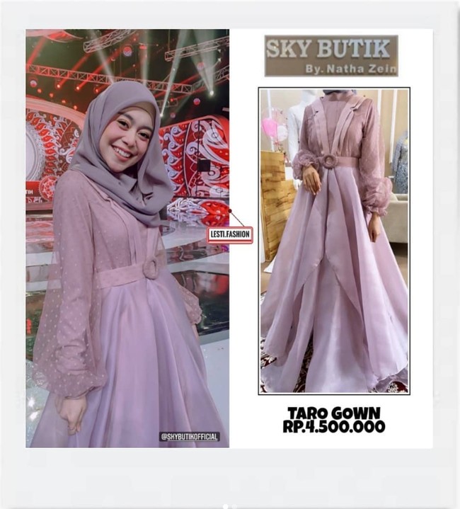 Terakhir ada gaun berwarna dusty pink karya desainer Natha Zein. Gaun dengan perpaduan bahan kain tulle di bagian atasnya itu dipadukan dengan hijab berwarna senada. Siapa sangka harga gaun tersebut mencapai Rp 4,5 juta. Penampilan Lesti pun terlihat memukau dan anggun. Foto: Instagram/@lesti.fashion