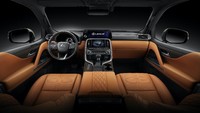 Mobil ini dilengkapi Lexus Safety System + yang terdiri dari fitur Pre-Collision System, Lane Tracing Assist (LTA), lalu Dynamic Radar Cruise Control (with an all-tracking function), Road Sign Assist (RSA), Emergency Steering Assist, serta BladeScan AHS (Adaptive High Beam). Foto: Dok. Lexus