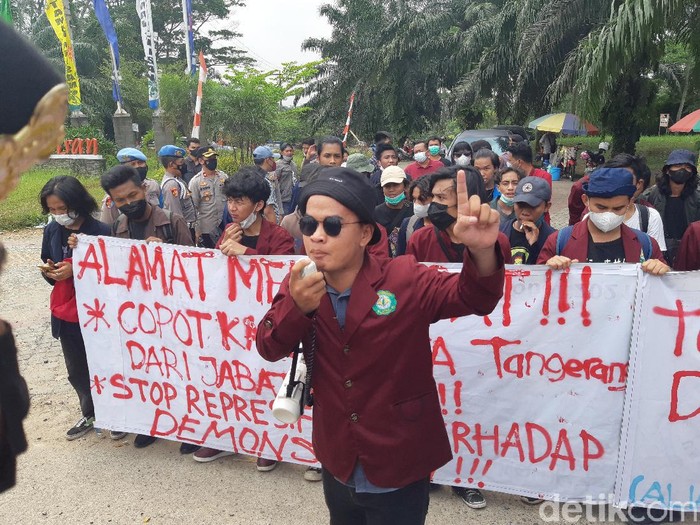 Mahasiswa desak Kapolresta Tangerang dicopot buntut smackdown pendemo