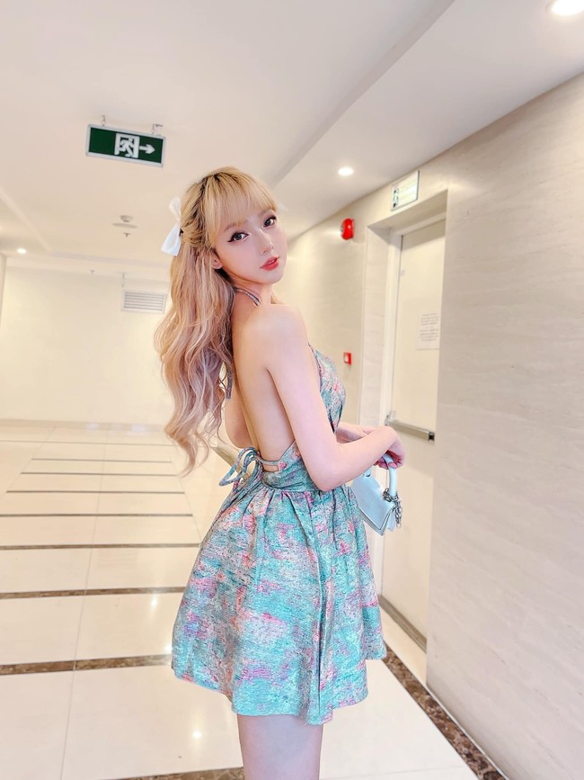 Mym Tran juga mengungkap masa lalunya yang menurutnya menyedihkan. Terlahir sebagai laki-laki pada 1997, dia mengaku kerap diolok-olok karena penampilannya. Foto: Dok. Facebook