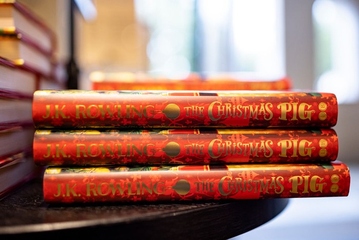 Novel The Christmas Pig Karya JK Rowling LONDON, ENGLAND - OCTOBER 12: Copies of JK Rowling's new book