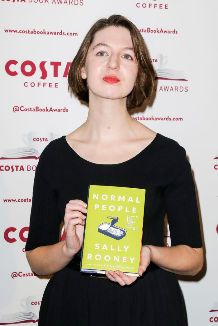 Novelis Sally Rooney LONDON, ENGLAND - JANUARY 29: Sally Rooney attends the 2019 Costa Book Awards held at Quaglinos on January 29, 2019 in London, England. (Photo by Tristan Fewings/Getty Images)