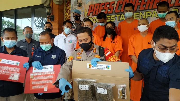 Pelatih surving dan mahasiswa asal Jakarta di Bali ditangkap polisi karena mengedarkan ganja. (dok. Istimewa)