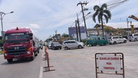 Antrean terjadi karena kelangkaan BBM yang disebabkan keterlambatan pasokan di wilayah Medan dan Deliserdang beberapa pekan terakhir. 