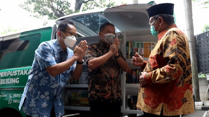 Penyaluran Dana Pendidikan untuk Korban Bencana Alam NU Care-Lazisnu bekerja sama dengan Indomaret berhasil mengumpulkan Rp 7,2 M untuk program pendidikan dan korban bencana di Sulawesi Barat.