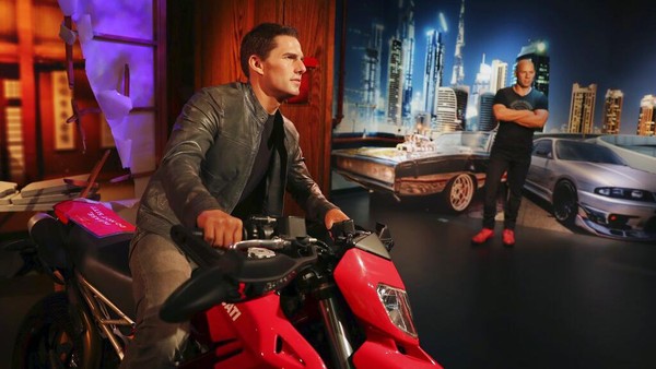 Kehadiran patung-patung lilin para pemimpin dan bintang dunia ini diketahui dipilih berdasarkan survei yang dilakukan kepada calon pengunjung mengenai siapa yang paling ingin dilihat patung lilinnya di Madame Tussauds Dubai ini. Kehadiran patung-patung lilin para pemimpin dan bintang dunia ini diketahui dipilih berdasarkan survei yang dilakukan kepada calon pengunjung mengenai siapa yang paling ingin dilihat patung lilinnya di Madame Tussauds Dubai ini.