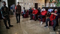 Para atlet kontingen Jakarta yang baru kembali dari gelaran PON Papua akan menjalani tes Corona dan tes Malaria sebelum melakukan karantina guna mencegah penyebaran virus Corona.