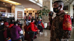 Puluhan atlet PON Kontingen Jakarta dikarantina usai kembali dari gelaran PON XX Papua. Para atlet tersebut dikarantina di salah satu hotel di kawasan ibu kota.
