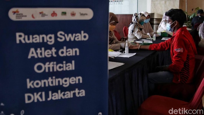 Puluhan atlet PON Kontingen Jakarta dikarantina usai kembali dari gelaran PON XX Papua. Para atlet tersebut dikarantina di salah satu hotel di kawasan ibu kota.