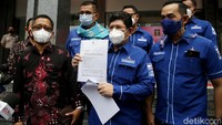 Lebih lanjut Heru mengatakan baru pertama kali ada uji materiil terhadap keputusan menteri. Dia menilai proses yang berjalan saat ini sebagai sebuah kompetisi absolut.