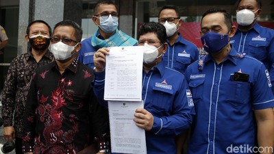 Serahkan Bukti ke Kemenkumham, Demokrat Lawan Gugatan Moeldoko