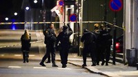 Diketahui, aksi penyerangan itu terjadi di beberapa lokasi terpisah di pusat kota Kongsberg pad Rabu (13/10) waktu setempat. AP Photo/Hakon Mosvold Larsen.
