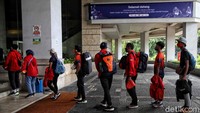Diketahui, ada dua hotel di Ibu Kota yang menjadi lokasi karantina para atlet tersebut. Dua hotel itu adalah Grand Cempaka Business Hotel dan DArcici Sunter Hotel.