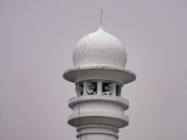 Ketahui Perkara di Luar Syariat saat Azan yang Masih Dilakukan