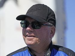 Detik-detik Aktor Star Trek Jadi Orang Tertua yang ke Antariksa