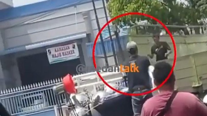 Aksi bajing loncat yang viral di Medan (dok. Istimewa)