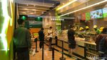 Ambil Risiko Berkerumun Demi Roti Isi Subway, Nggak Takut Varian Delta?