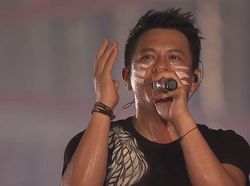 Ariel NOAH Kagumi Titiek Puspa yang Masih Semangat Bikin Lagu di Usia 84 Tahun