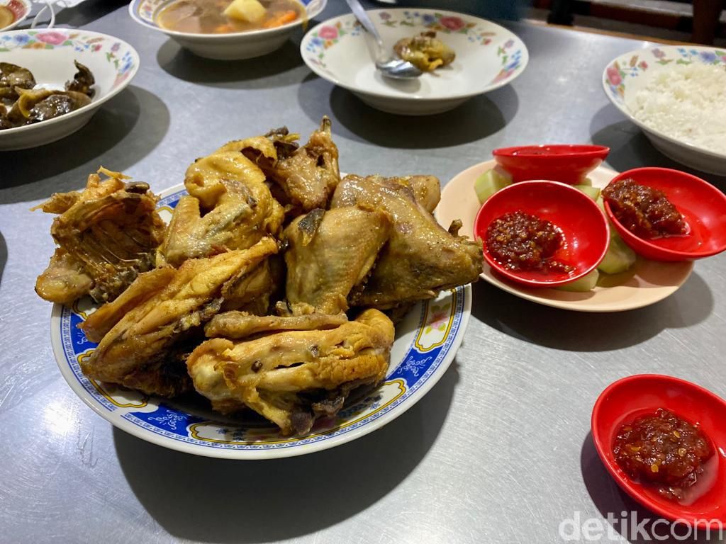 Terkena Dampak COVID-19, Ayam Goreng Pak Supar yang Melegenda di Semarang Alami Penurunan 50%